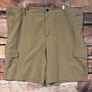 Magellan Mens Size 44 Tan Khaki Performance Cargo Shorts Quick Dry Camping Scout
